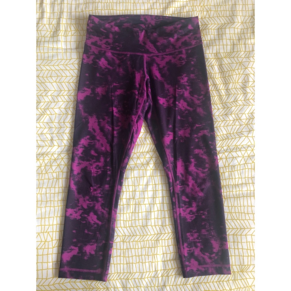 Lululemon Wunder Under Crops - size 6